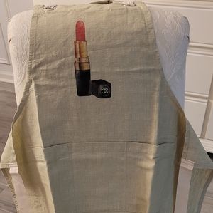 NWT  White Chanel Lipstick Apron.